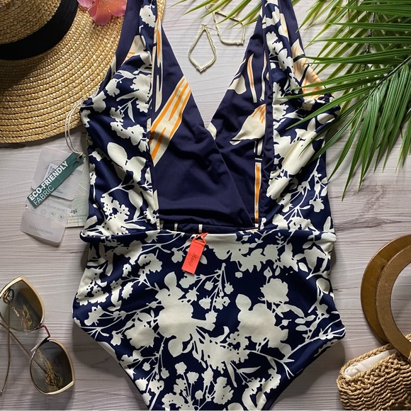 Maaji 🌼 Reversible Floral V-Neck Skimpy Plunge One Piece - Picture 12 of 15